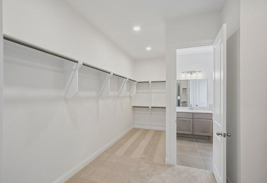 Homesite 1702 Closet - 11 of 18
