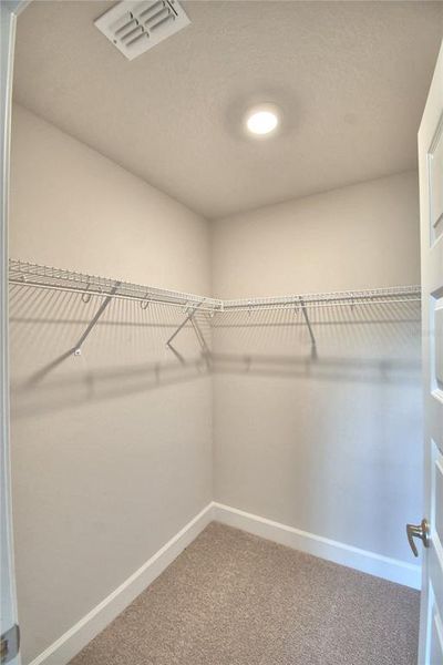 Spacious, unfurnished interior of a new home in , Auburndale (Image 25).