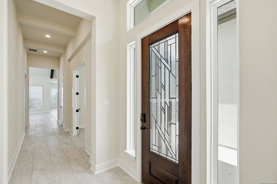Spacious, unfurnished interior of a new home in Esperanza 60's, Boerne (Image 11).