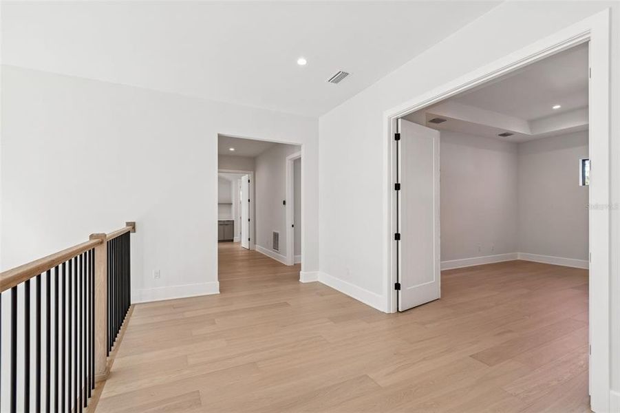 Spacious, unfurnished interior of a new home in , Tampa (Image 55).