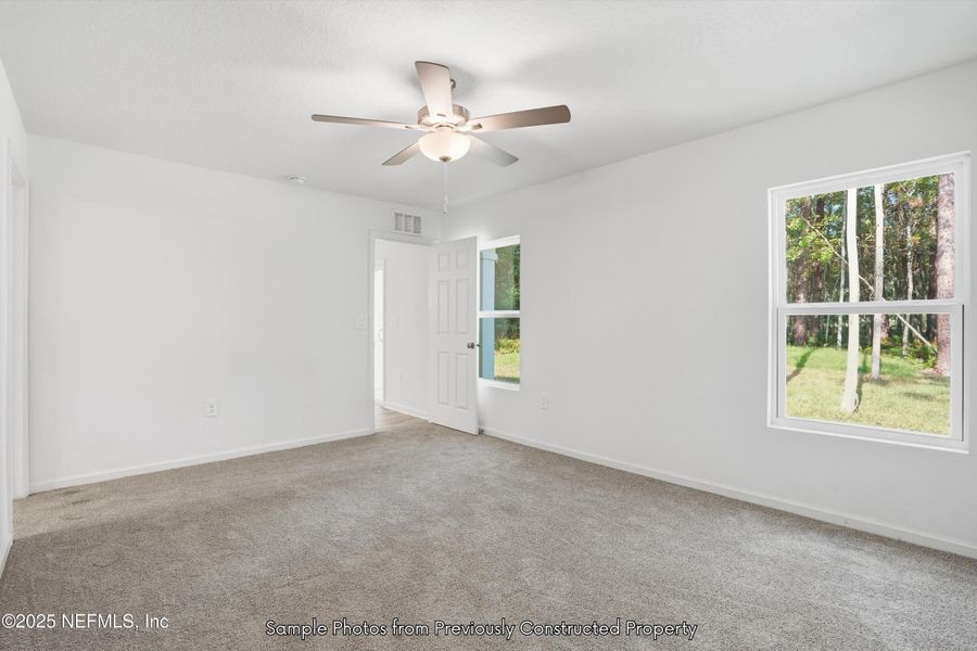 Spacious, unfurnished interior of a new home in , Green Cove Springs (Image 8).