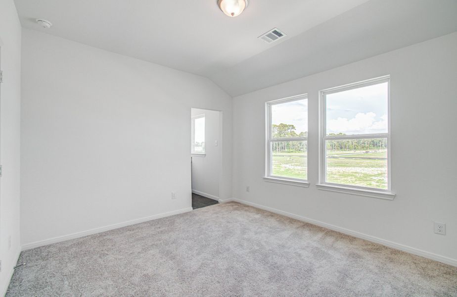 Spacious, unfurnished interior of a new home in Harmony Cove, Humble (Image 46).