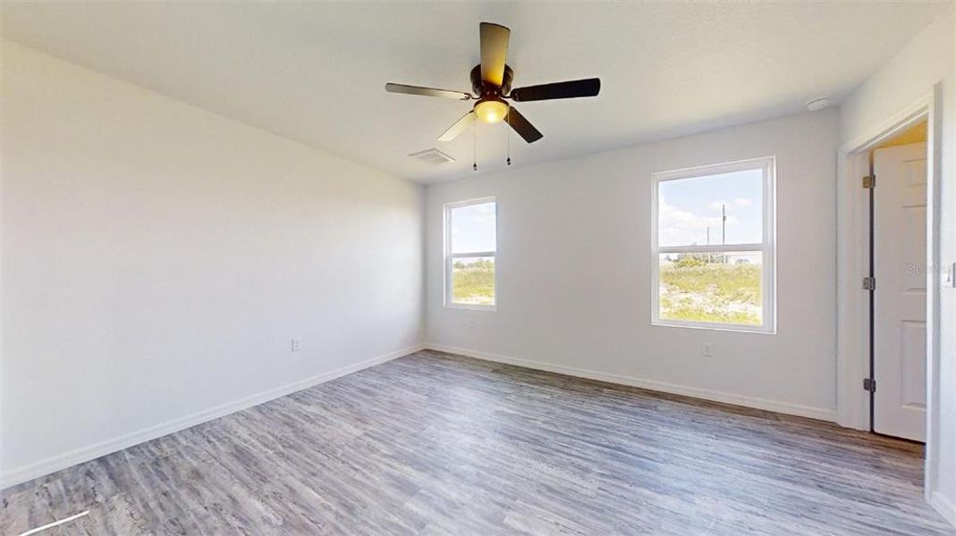 Spacious, unfurnished interior of a new home in , Dunnellon (Image 18).
