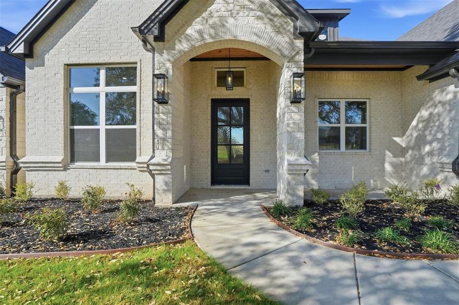 Exterior details and patio area of a home in , Weatherford (Image 22).