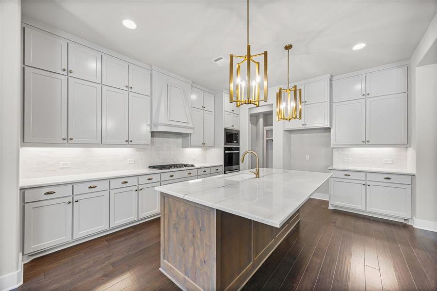 Furnished interior view inside a new home in Waterfall Ranch - 1 Acre Lots, Waxahachie (Image 7). Furnished interior view inside a new home in Waterfall Ranch - 1 Acre Lots, Waxahachie (Image 7).