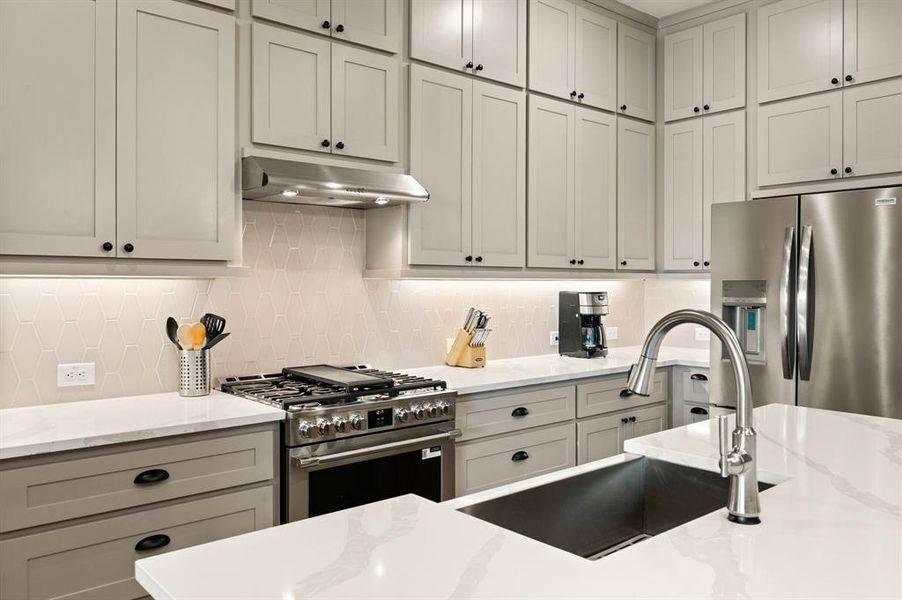 Furnished interior view inside a new home in , Farmers Branch (Image 17).