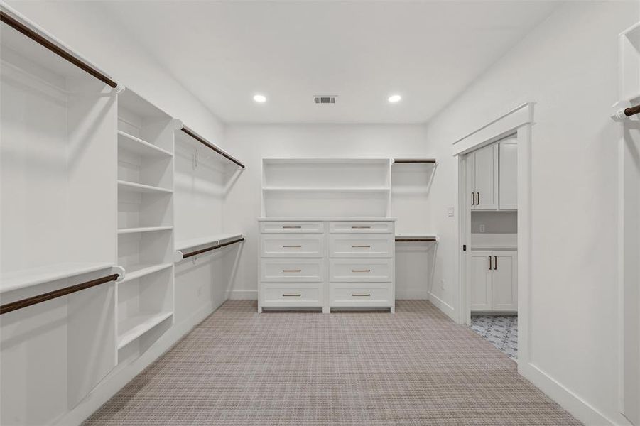 Furnished interior view inside a new home in , Lorena (Image 15).