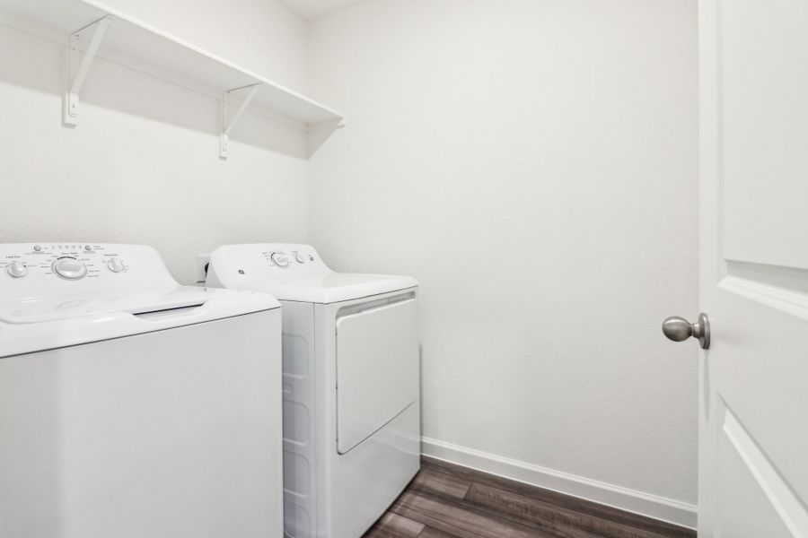 Representative furnished interior of a home built from the Endeavor by Starlight Homes in Sunrise at Arbor Ridge, La Vergne (Image 9).