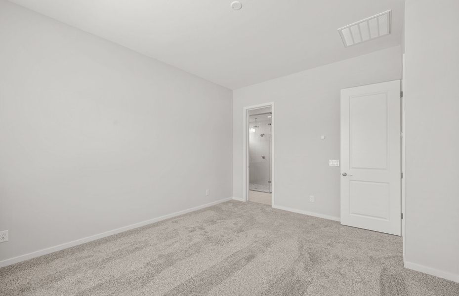 Spacious, unfurnished interior of a new home in Regent Hills - Meadow Series, Buckeye (Image 18).