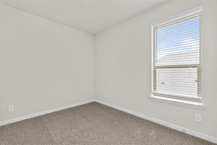Spacious, unfurnished interior of a new home in Saratoga, Granbury (Image 29).