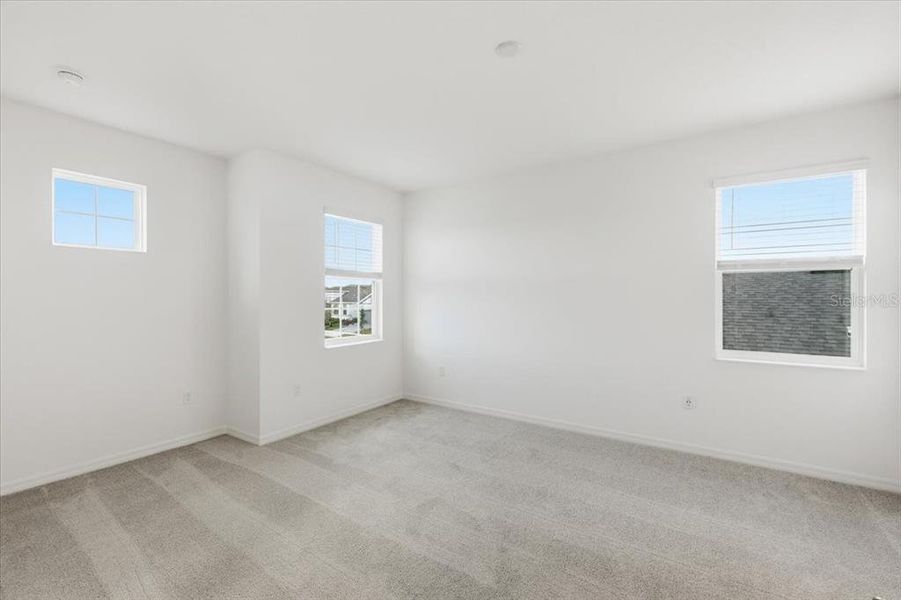 Spacious, unfurnished interior of a new home in Cypress Park Estates, Haines City (Image 10).