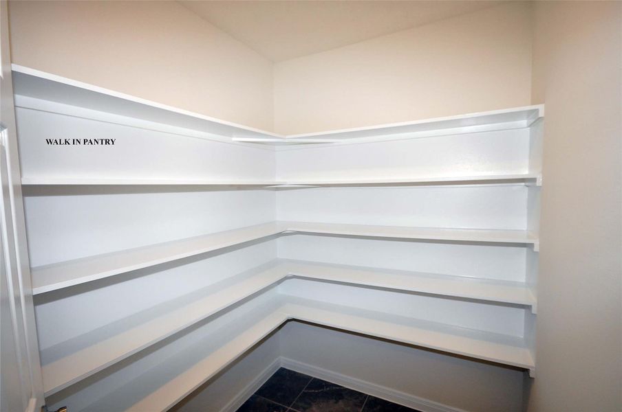 Image 40 of a home in Pedregal.