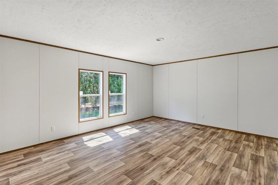 Spacious, unfurnished interior of a new home in , Cordesville (Image 29).