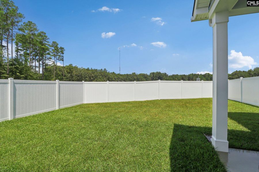 Exterior details and patio area of a home in Walker’s Trail, Lexington (Image 25).
