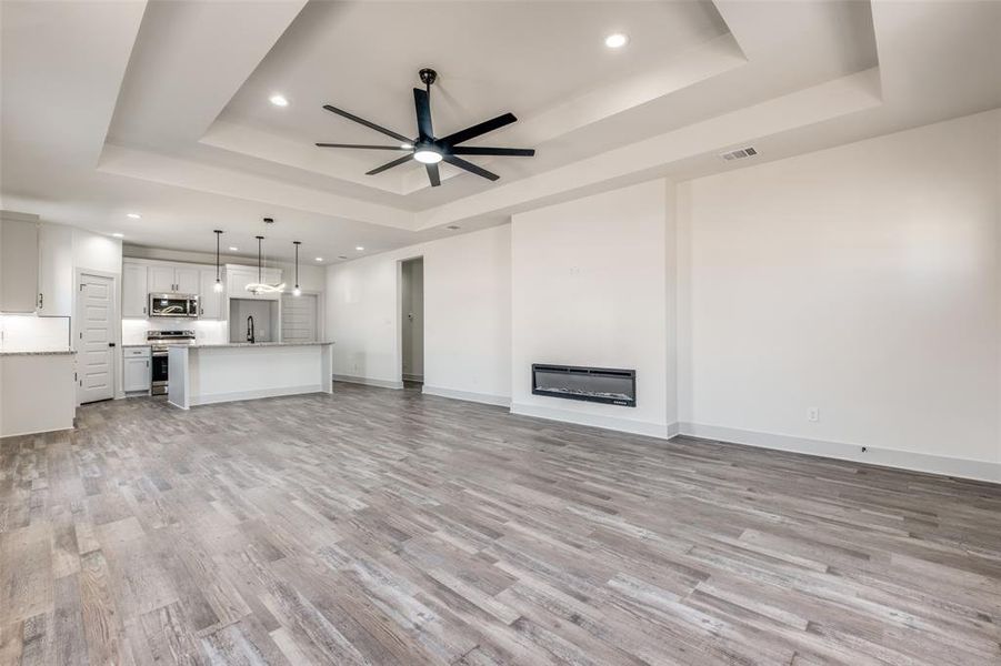 Spacious, unfurnished interior of a new home in , Dallas (Image 15).
