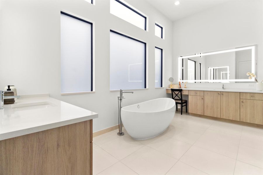 Furnished interior view inside a new home in , Boca Raton (Image 77). Furnished interior view inside a new home in , Boca Raton (Image 77).