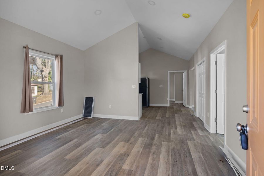 22-web-or-mls-1105 8th St HDR 003