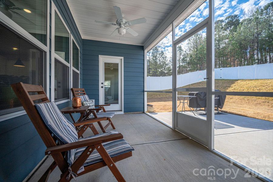 Screened in Patio Screened in Patio