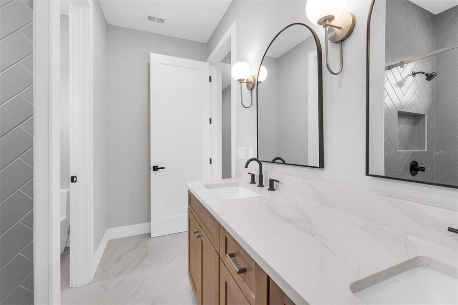 Furnished interior view inside a new home in , Orlando (Image 12).