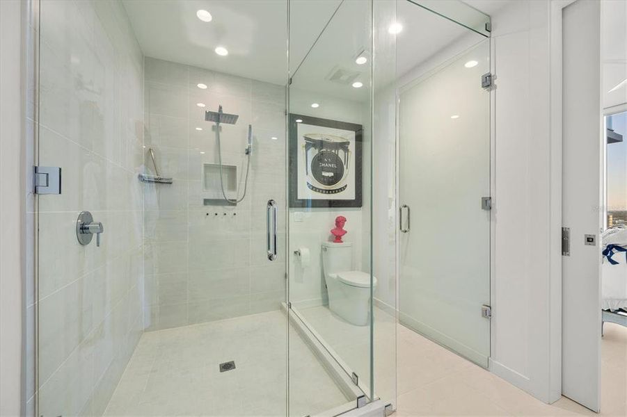 Furnished interior view inside a new home in , Sarasota (Image 33).