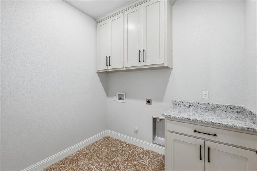 Furnished interior view inside a new home in , Bridgeport (Image 10).