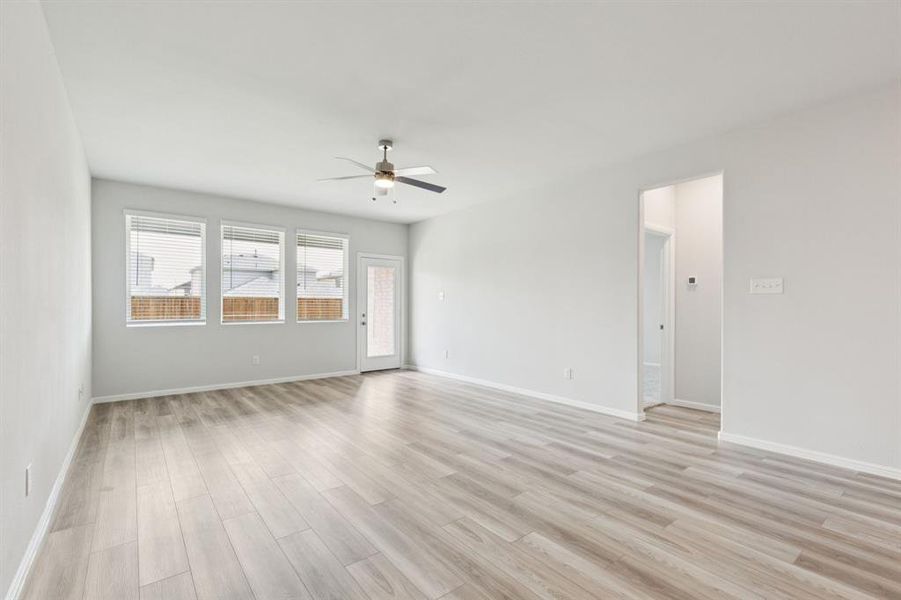 Spacious, unfurnished interior of a new home in AnaCapri, Anna (Image 13).