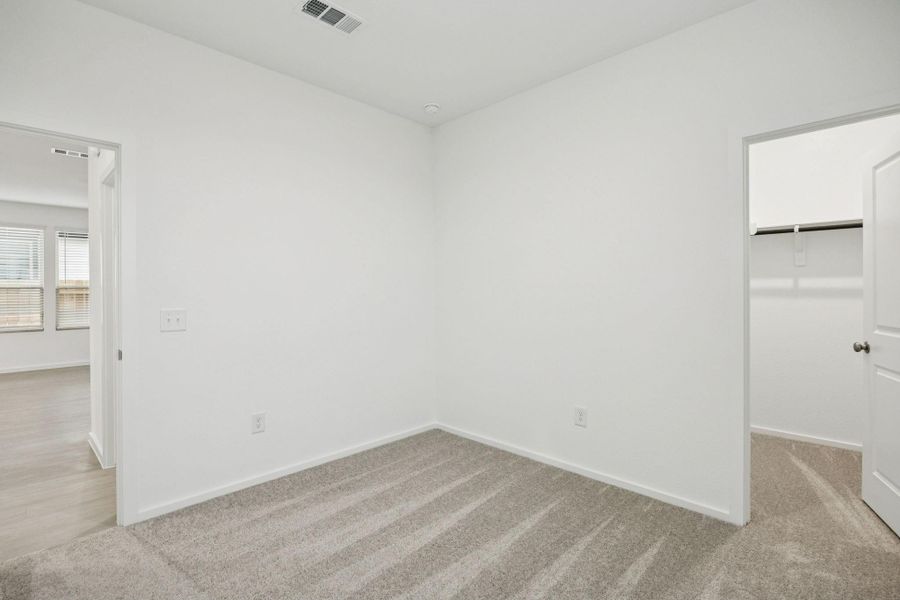 Spacious, unfurnished interior of a new home in Crosby Farms, Crosby (Image 14).