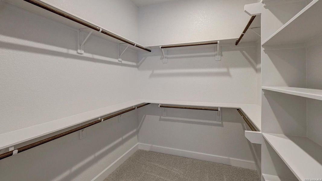 Spacious, unfurnished interior of a new home in Esperanza, Boerne (Image 30).