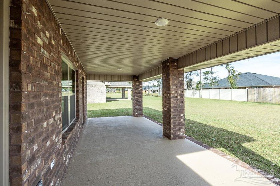 Representative unfurnished interior of a home built from the Plan 2751 by Adams Homes in Pecan Valley, Cantonment (Image 11).
