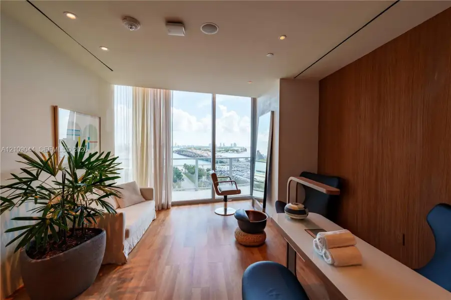 Community amenities in , Miami (Image 20).