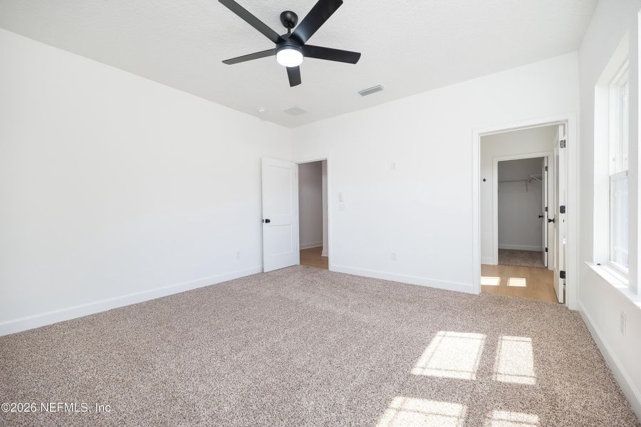 Spacious, unfurnished interior of a new home in , Palatka (Image 22).