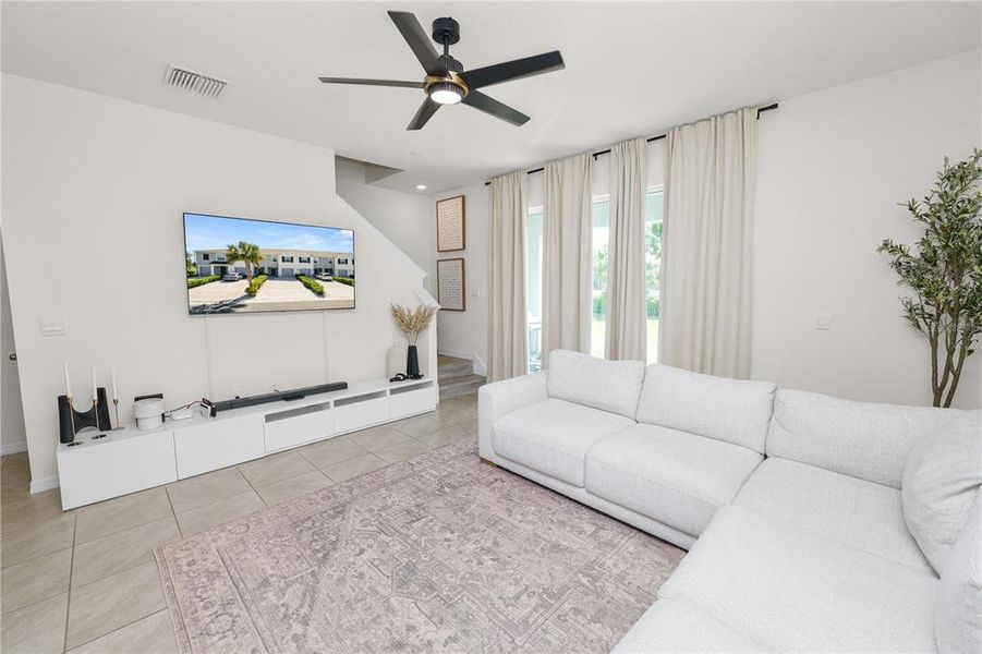 Furnished interior view inside a new home in , Plant City (Image 12).