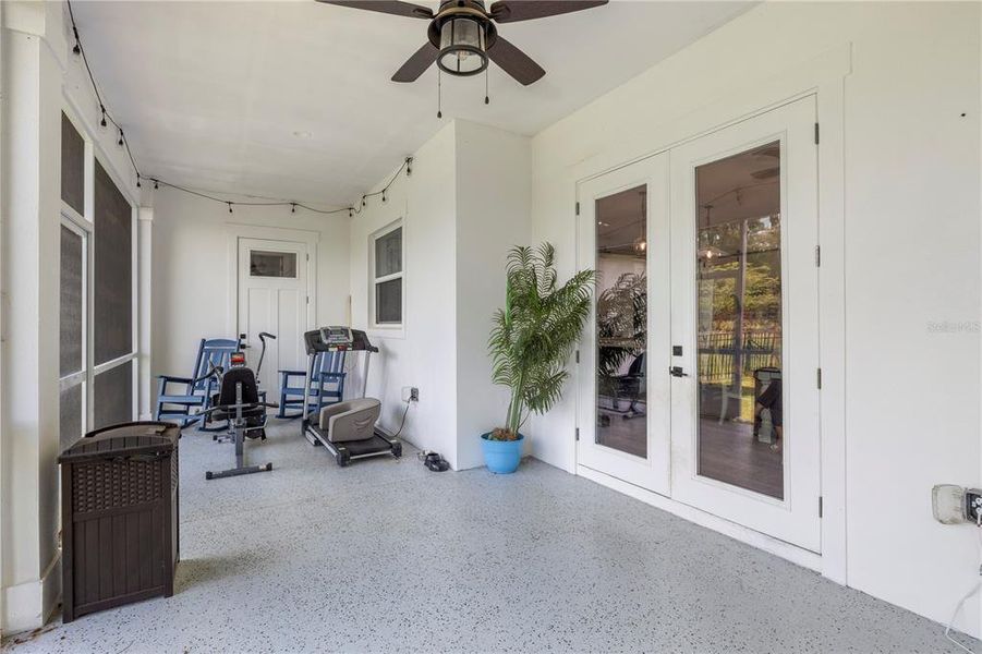 Exterior details and patio area of a home in , Dade City (Image 3).