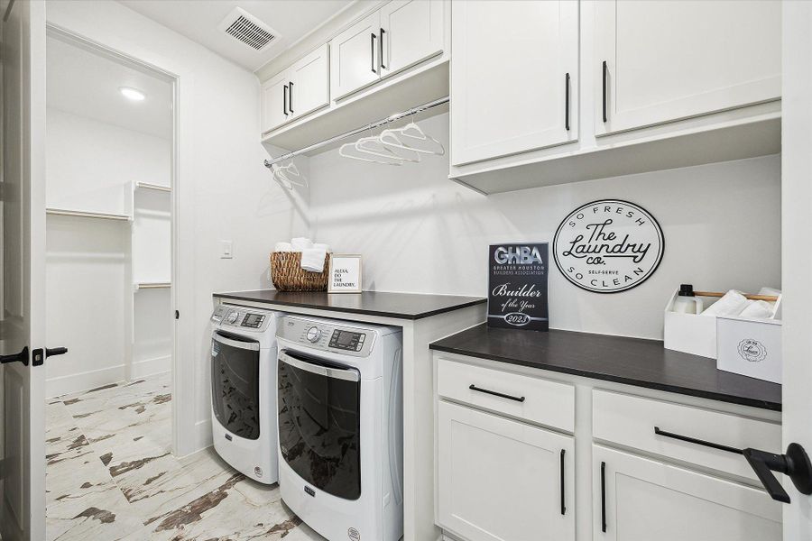 Furnished interior view inside a new home in Cross Creek West, Fulshear (Image 19). Furnished interior view inside a new home in Cross Creek West, Fulshear (Image 19).