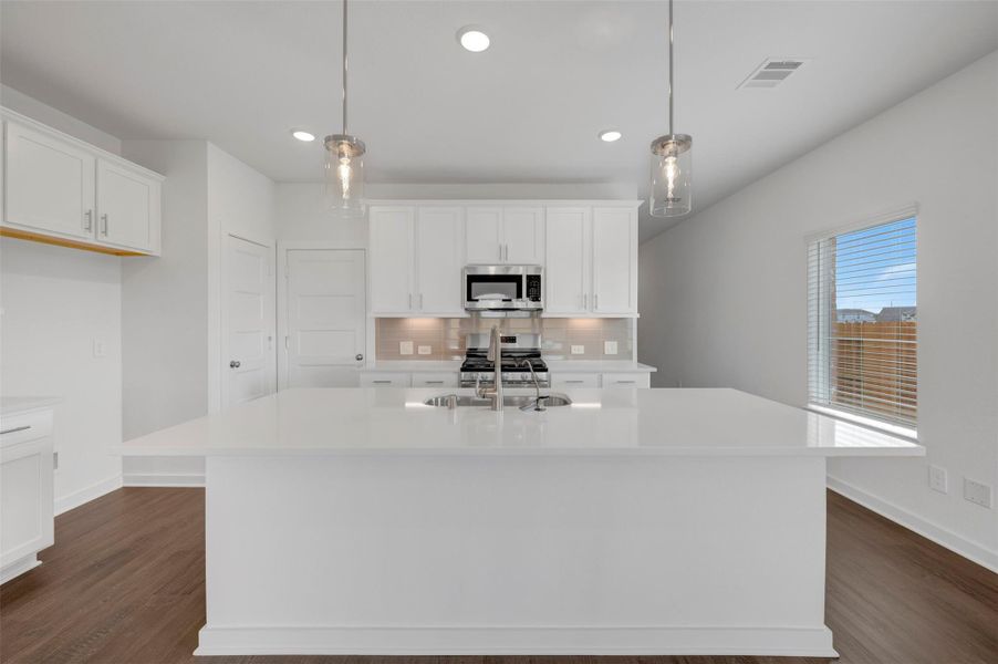 Furnished interior view inside a new home in Wildrye, Waller (Image 16).