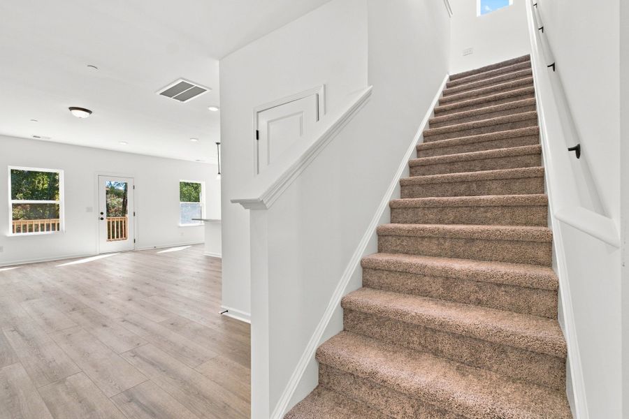 Spacious, unfurnished interior of a new home in Laurelwood Park, Gallatin (Image 19).
