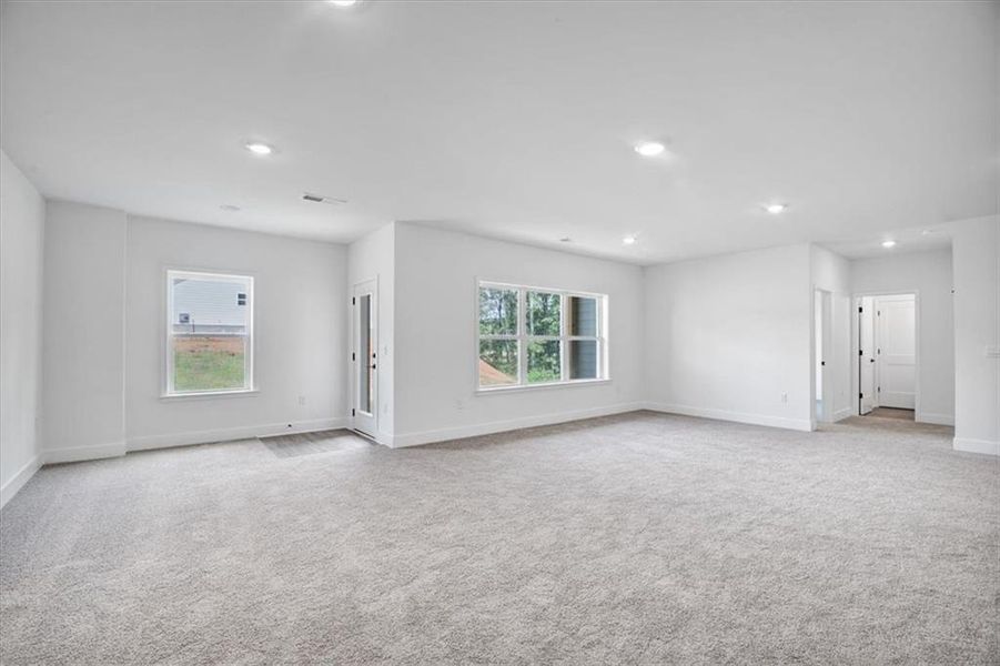 Spacious, unfurnished interior of a new home in Tuscany Hills, Douglasville (Image 35). Spacious, unfurnished interior of a new home in Tuscany Hills, Douglasville (Image 35).