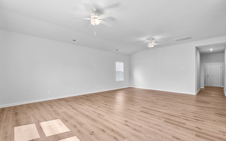 Spacious, unfurnished interior of a new home in Hanes Lake, Winston-Salem (Image 22).
