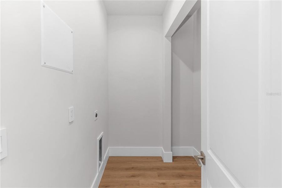 Spacious, unfurnished interior of a new home in , Winter Park (Image 39).