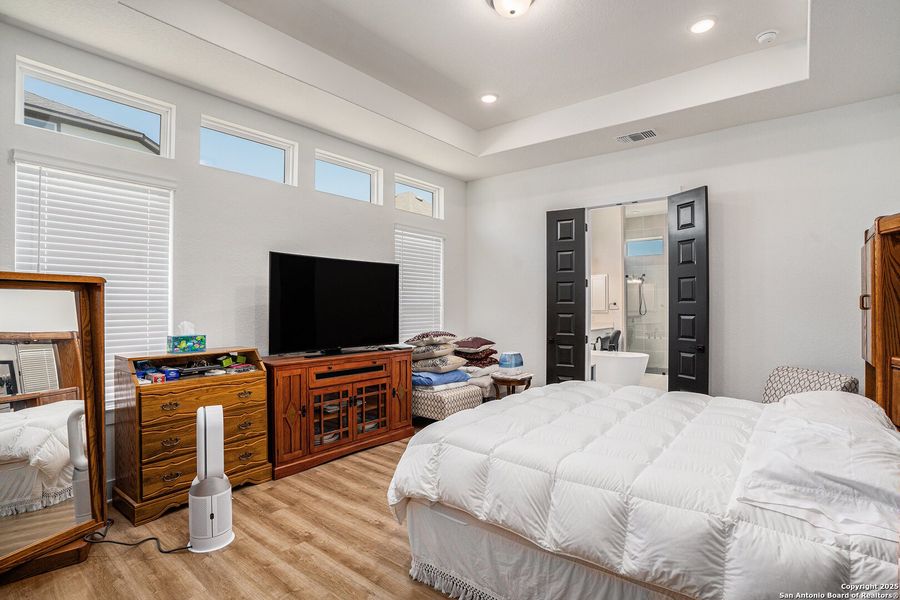 Furnished interior view inside a new home in Mesa Western, Cibolo (Image 12).