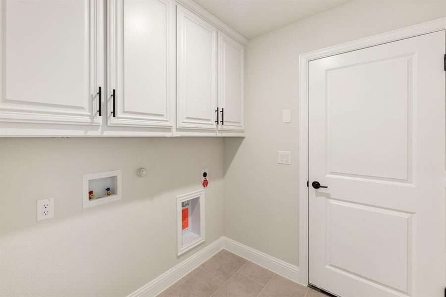 Furnished interior view inside a new home in Woodstone, Providence Village (Image 5). Furnished interior view inside a new home in Woodstone, Providence Village (Image 5).