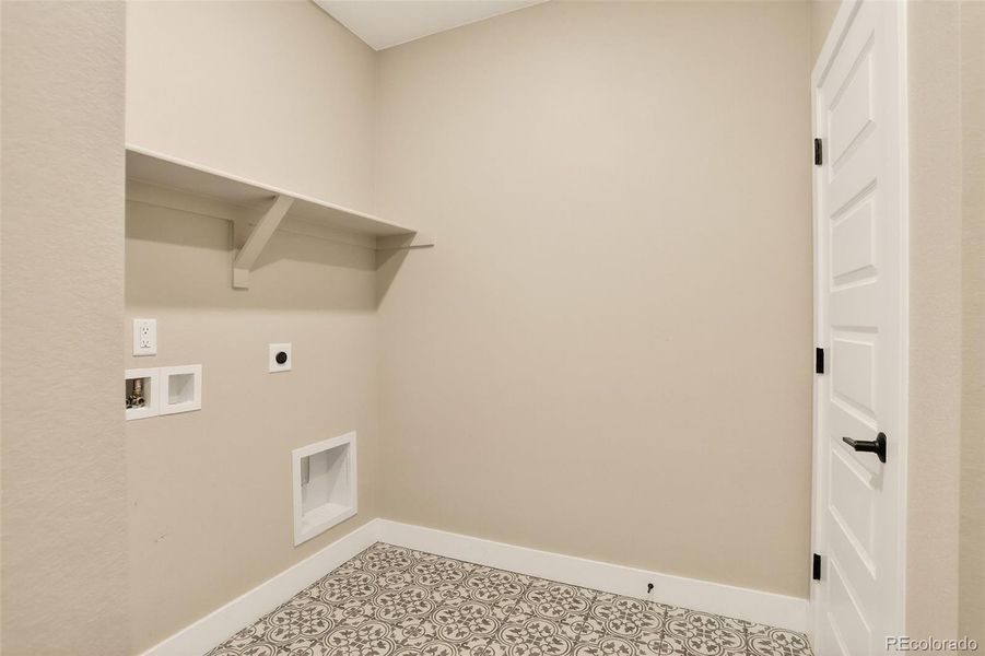 Laundry room on the upper level for convenience! Laundry room on the upper level for convenience!