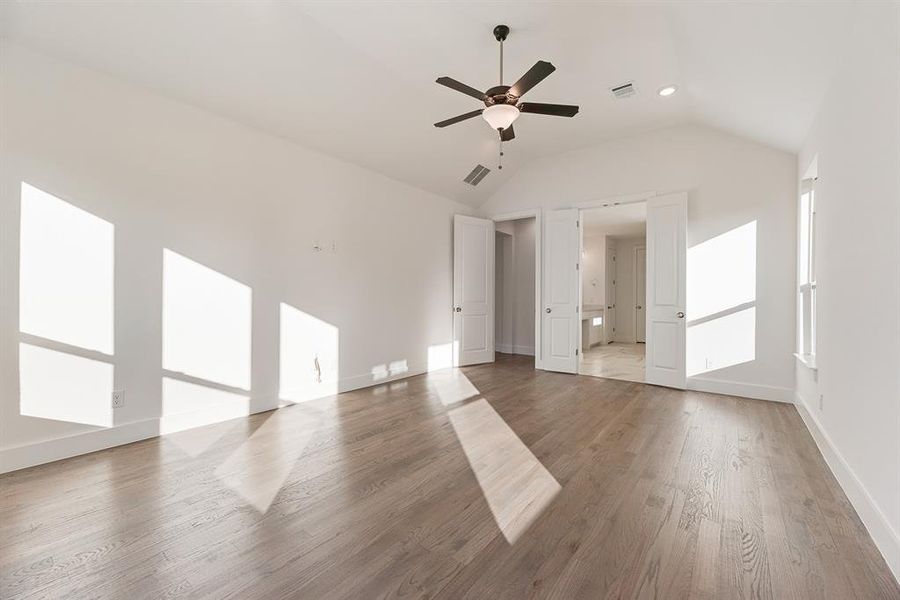 Spacious, unfurnished interior of a new home in Tavolo Park, Fort Worth (Image 33). Spacious, unfurnished interior of a new home in Tavolo Park, Fort Worth (Image 33).