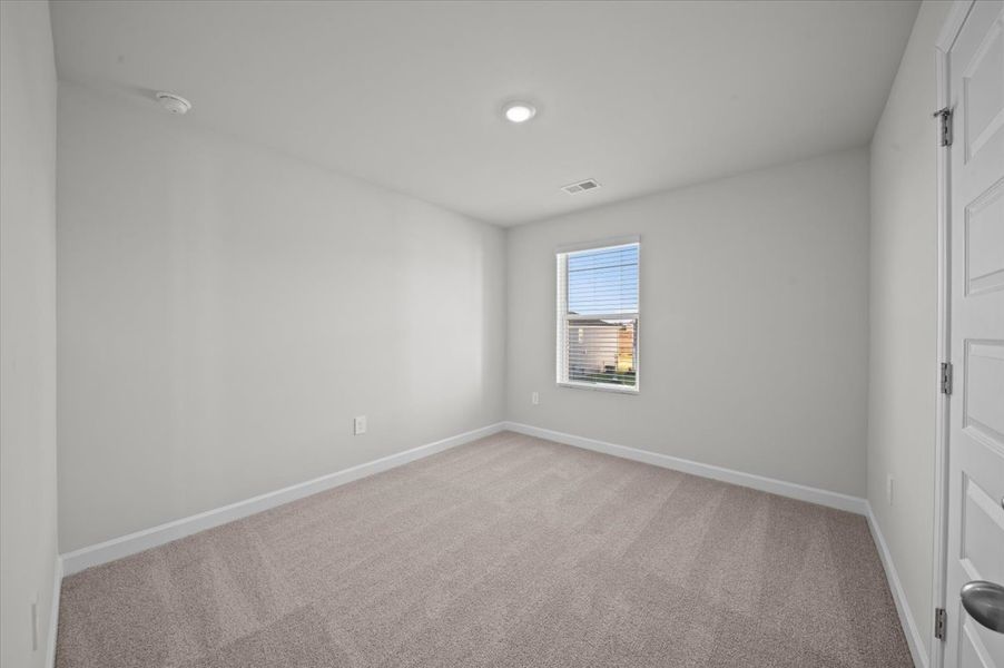 Spacious, unfurnished interior of a new home in Village at White Pine, Pendleton (Image 21). Spacious, unfurnished interior of a new home in Village at White Pine, Pendleton (Image 21).