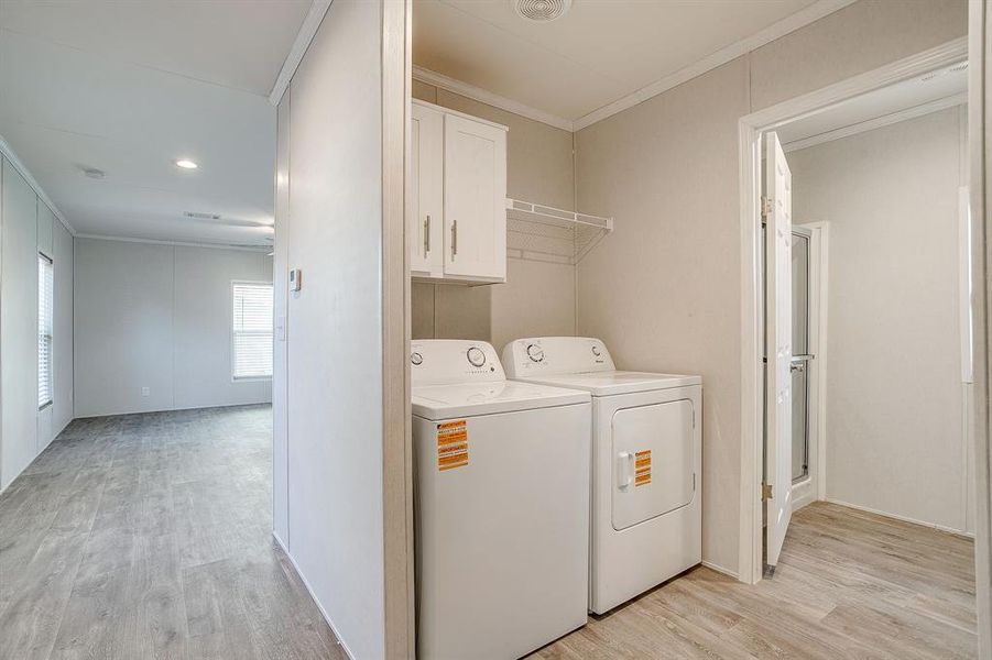 Furnished interior view inside a new home in , Alvarado (Image 6).