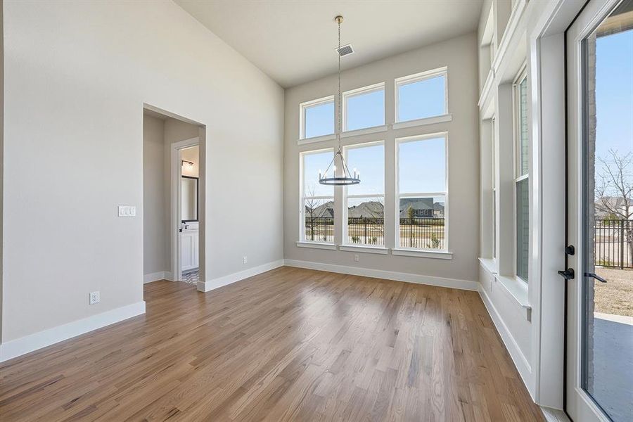 Spacious, unfurnished interior of a new home in , Prosper (Image 23).