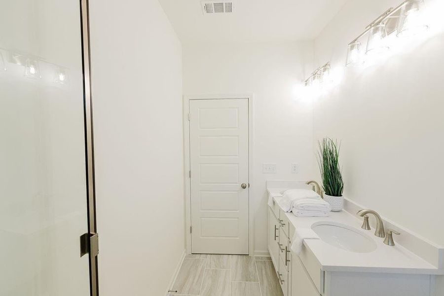 Furnished interior view inside a new home in Downtown Fausett, Dawsonville (Image 11).