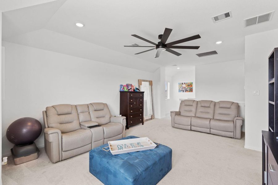 Furnished interior view inside a new home in Lago Mar, Texas City (Image 29).