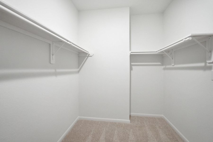 Spacious, unfurnished interior of a new home in , Conroe (Image 21).