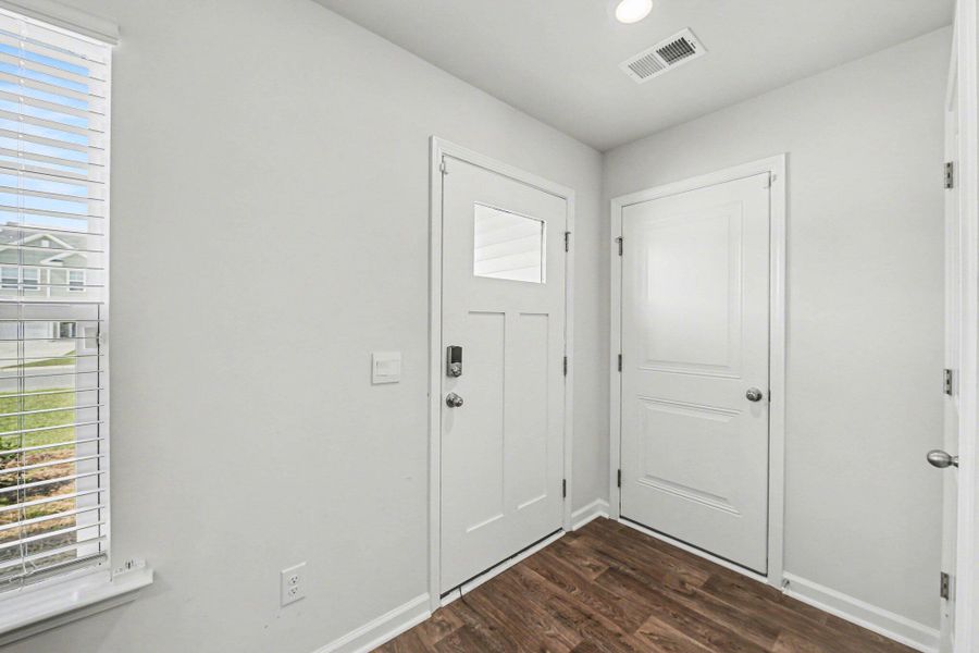 Spacious, unfurnished interior of a new home in , Summerville (Image 22).